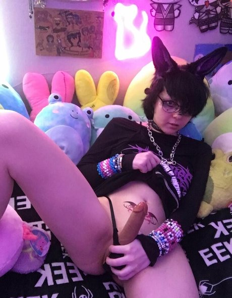 BrokenBunnys model exclusive pics