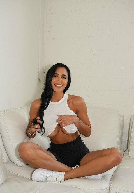 amberquinnofficial pornstar beautiful image