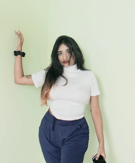 Ruchika Tandon nice star picture