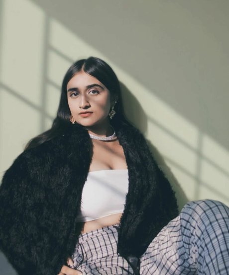 Ruchika Tandon erotic actress pic