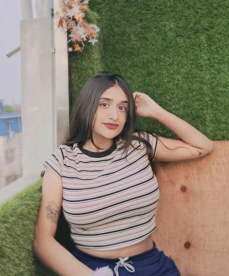 Ruchika Tandon hot model img