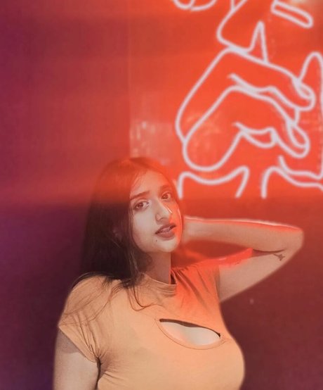 Ruchika Tandon pretty model pics