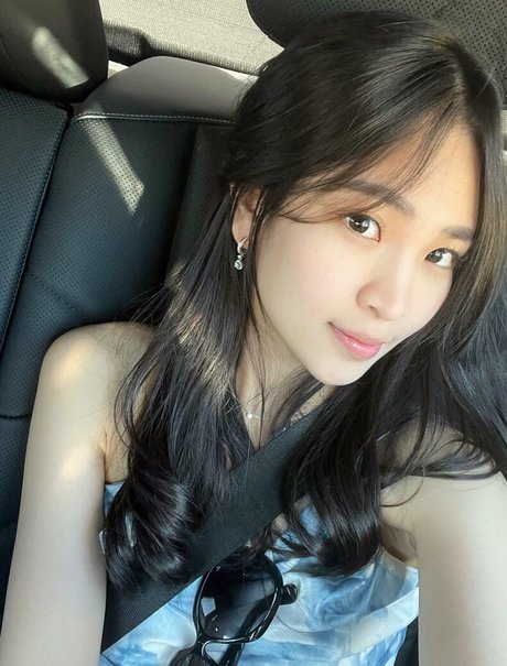 Aveline Liu hd model image