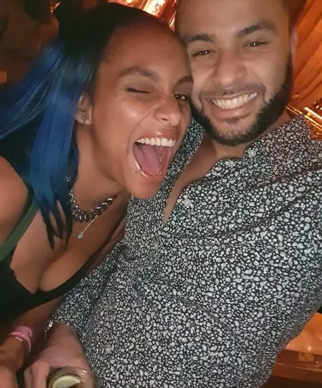 Lucy Hedges Profile pic