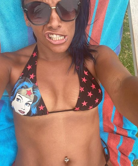 Lucy Hedges model top pic