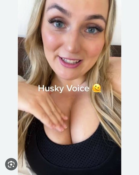 Moneemaree star nude photos