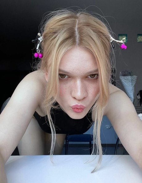 roxannken star naked galleries