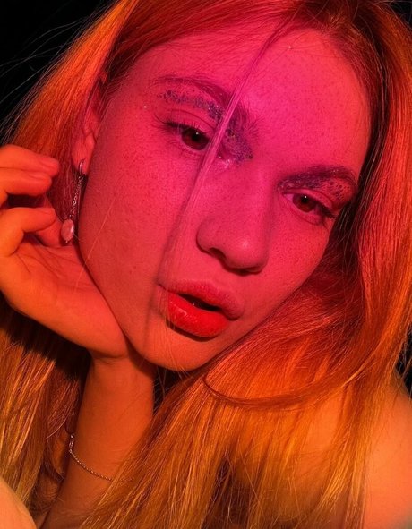 roxannken star exclusive picture