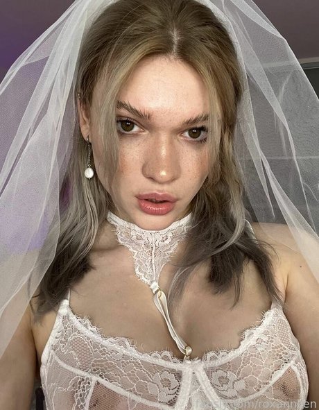 roxannken model adult galleries