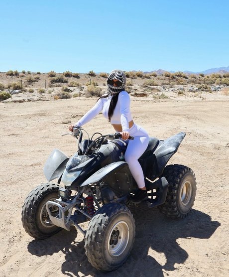 Thailiian model hot gallery