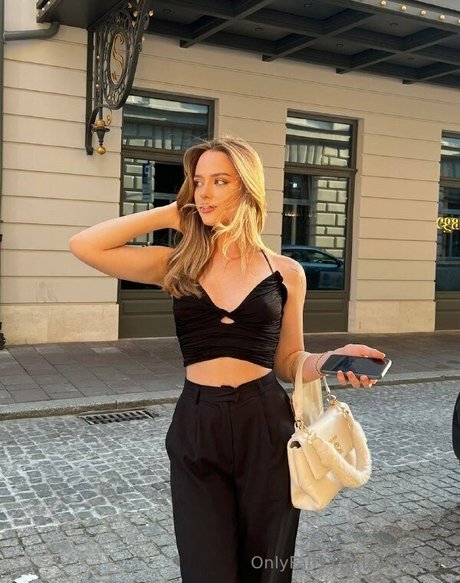 sirenalips perfect pornstar pics