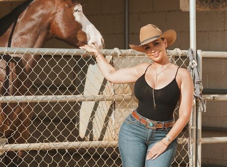 La Reina Shaw star nude img