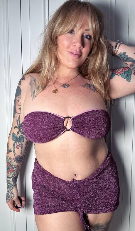 misshawthorn nude model pic