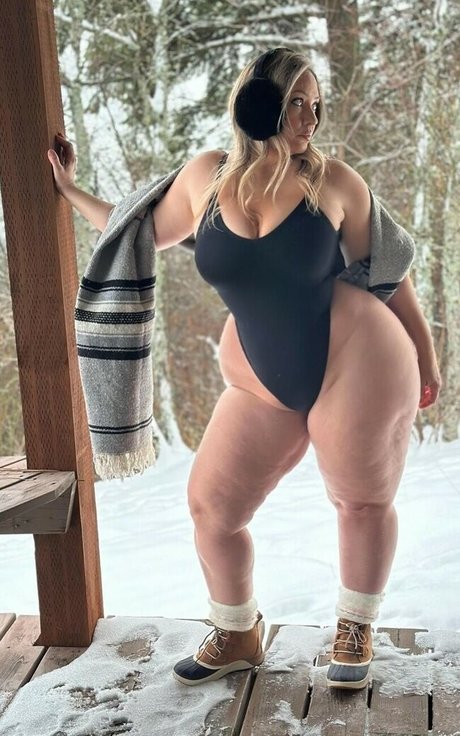 Emma St James star exclusive photo