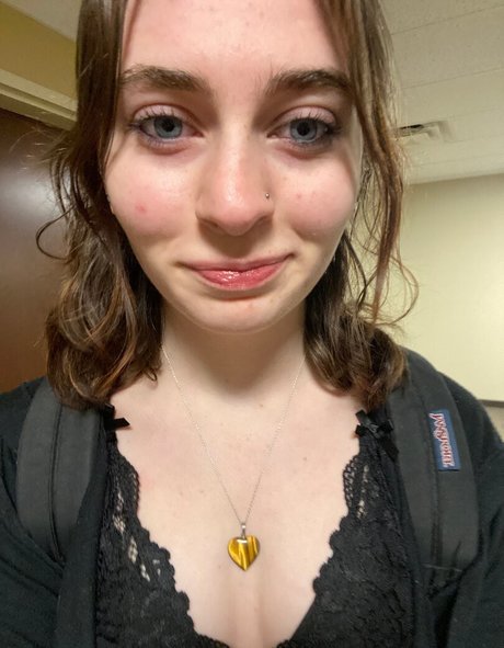 avieb4by pornographic star image