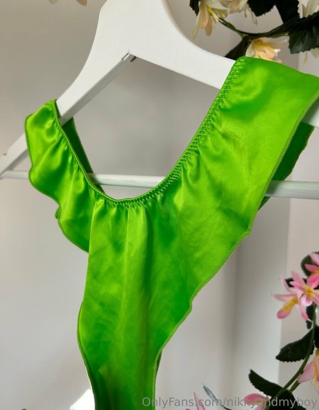 petitenikky top actress gallery