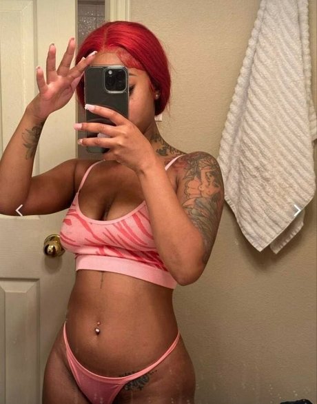 OfficialLadiiScorpio star nude pic