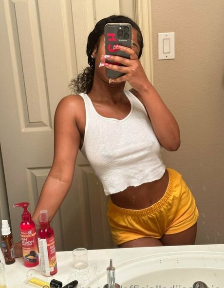 OfficialLadiiScorpio hot model gallery