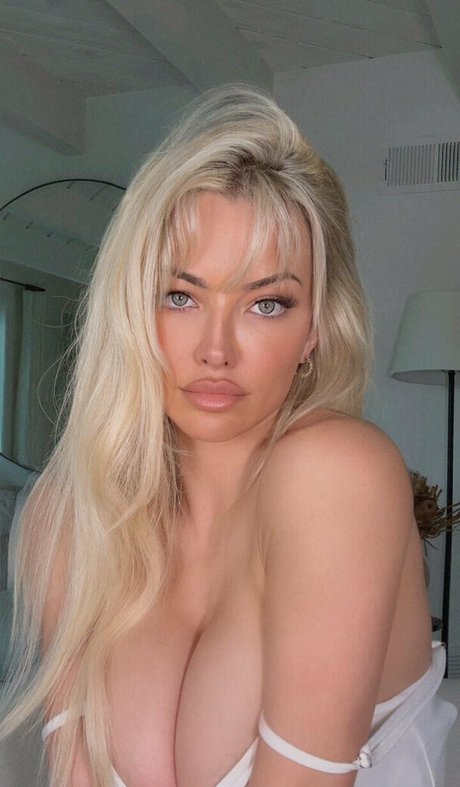 lindseypelas star beautiful photo
