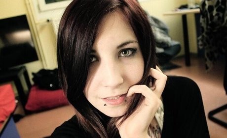 Saruei erotic actress images