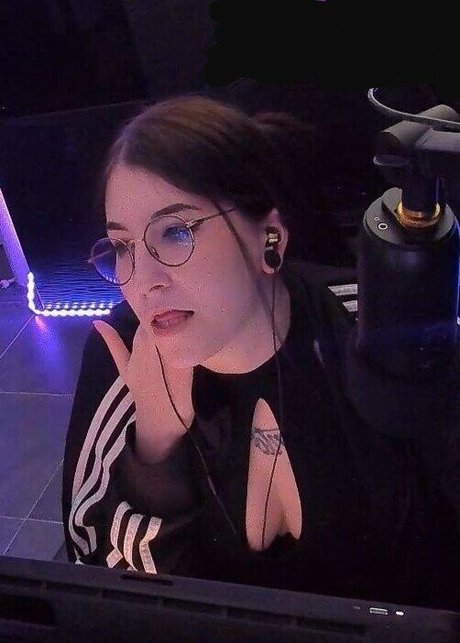 Saruei high quality actress pictures