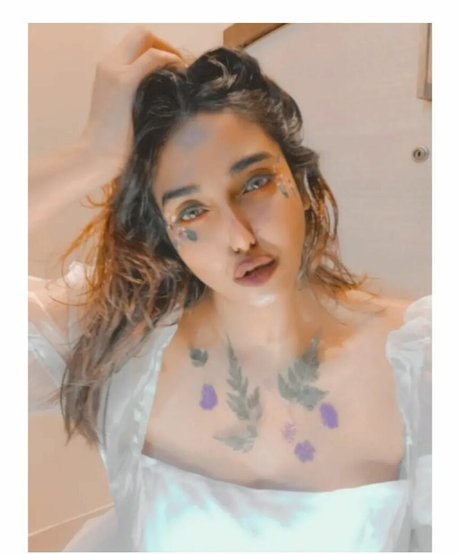 Nayoni Dutta hot pornstar gallery