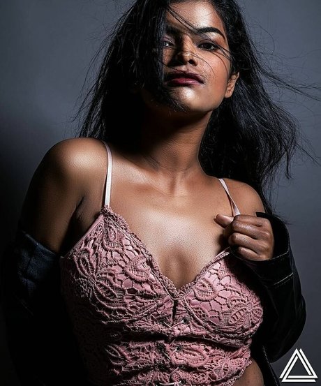 Nidhi Goel pornstar pretty img