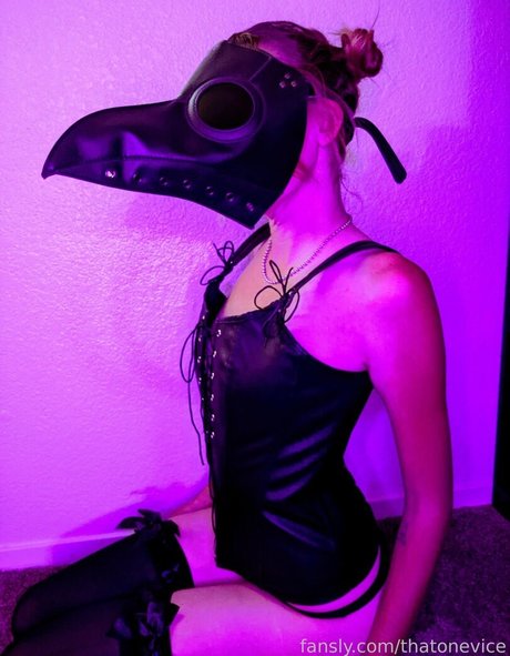 thatonevice model hd photo