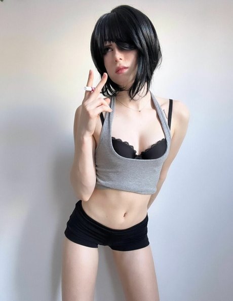 Berriwi model adult images