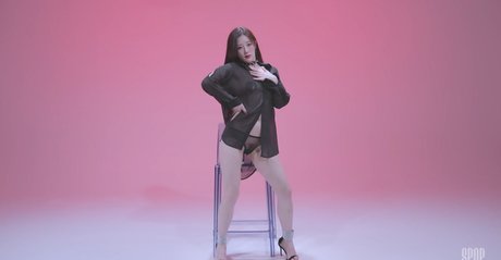 yingxiu xyz model art pic