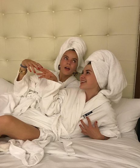 Lola Dubrul free model archive