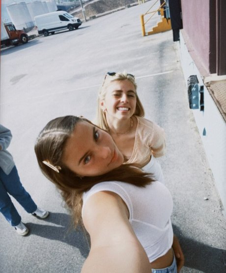 Lola Dubrul pornstar best pics