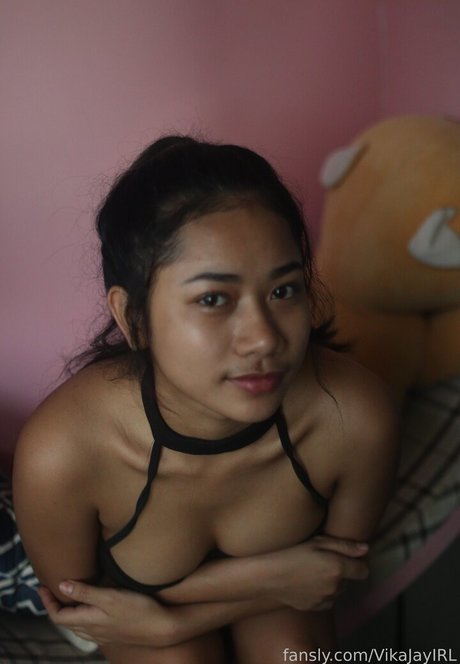VikaJayIRL exclusive star img