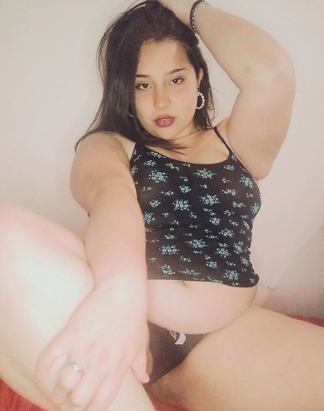 XFREYAAXX nude star pic