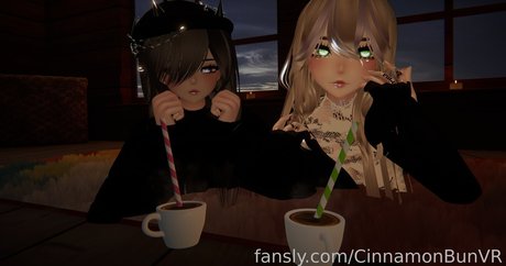 CinnamonBunVR sexy pornstar pics