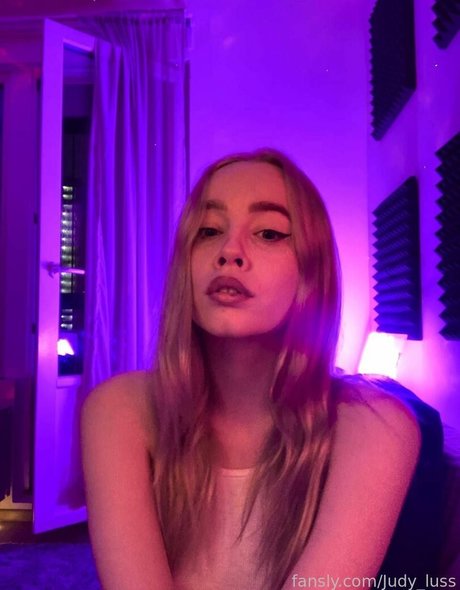 deni__dragons__ art actress img