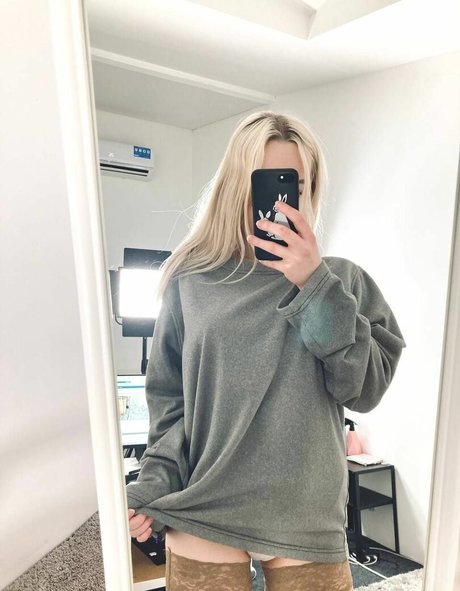 deni__dragons__ erotic star gallery