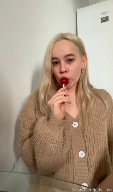 deni__dragons__ pornstar top photo