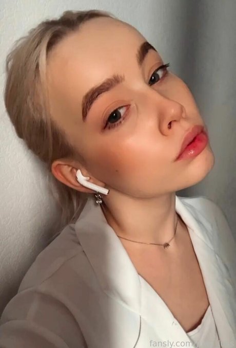 deni__dragons__ pornographic star picture