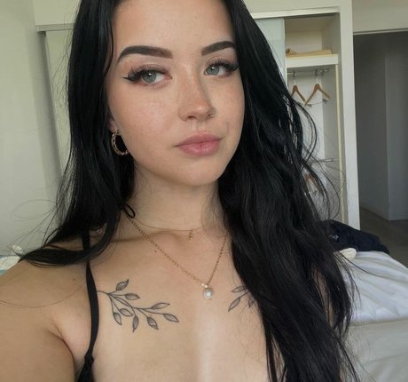 Karaiiz pornstar naked photos