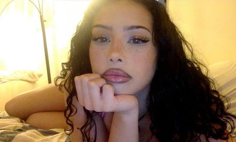 user0010001010 nude star picture