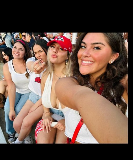 Inez Curiel exclusive star img