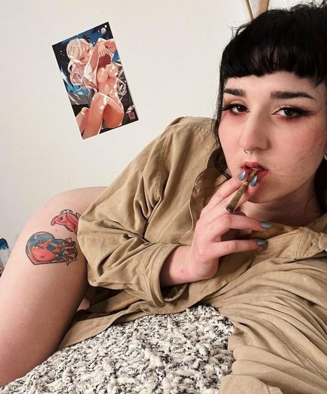 bunni blu model nude photos