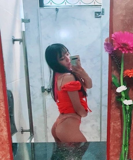 Danimiau04 naked star pic