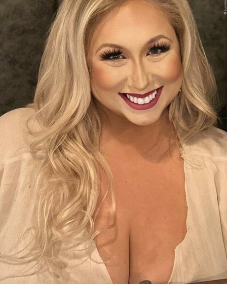 Macy J beautiful actress archive