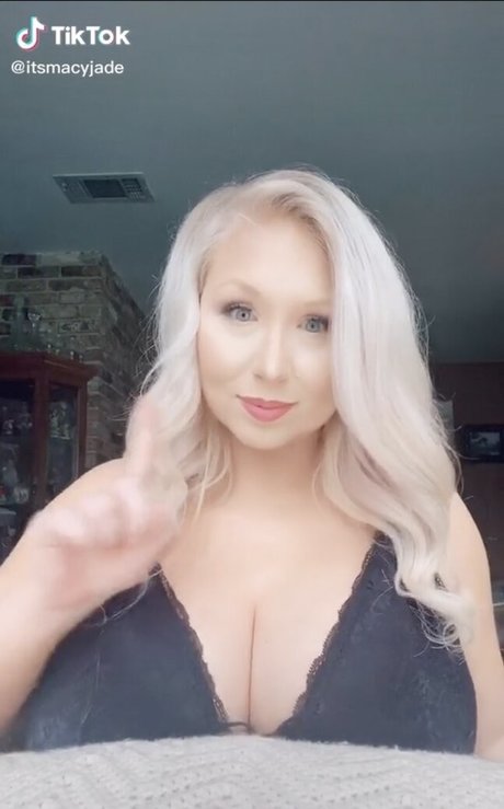 Macy J top actress pic