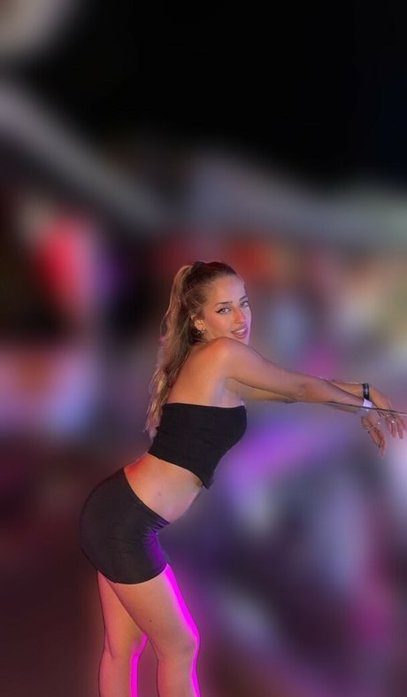 Ariannmusic hd pornstar photos