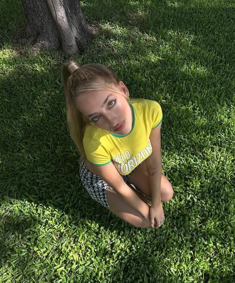 Ariannmusic pornstar naked pics