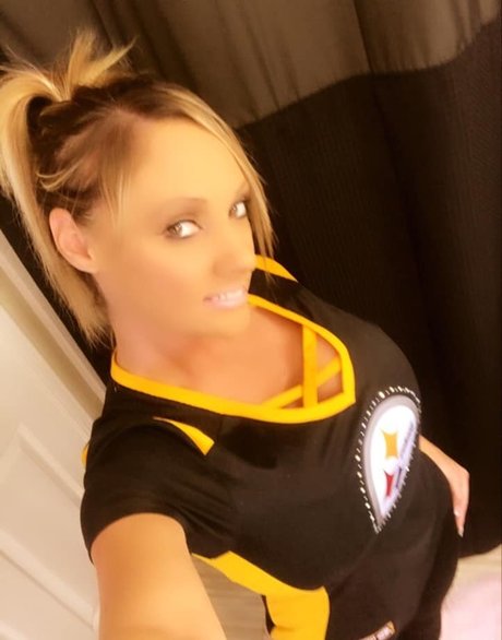 Jami Marie Akaport Barbie hot model image