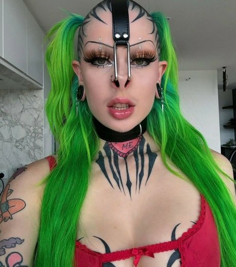 Frankie Phantom model naked pictures